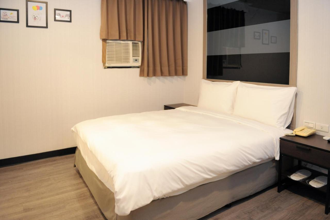 Huang Kai Hotel Тайчжун Экстерьер фото